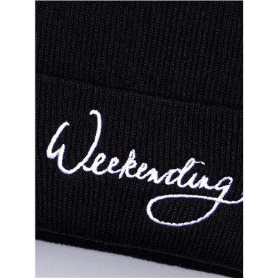 Шапка вязаная для девочки на отвороте надпись "Weekending", черный