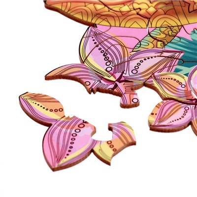 Пазл фигурный «Изумрудный хамелеон»