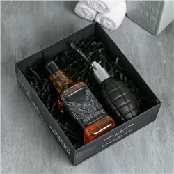 Набор "Настоящий мужик", гель для душа во флаконе виски, 250 мл; парфюм во флаконе граната, 100 мл