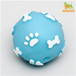 Мячик пищащий "Лапки" для собак, 5,5 см, голубой