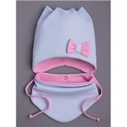 Шапка трикотажная для девочки с ушками на завязках, сбоку розовый бантик + нагрудник, нежно-голубой