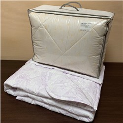 Одеяло "Белые ночи" глосс-сатин 300г/м2 чемодан с наполнителем "силиконизированное волокно"