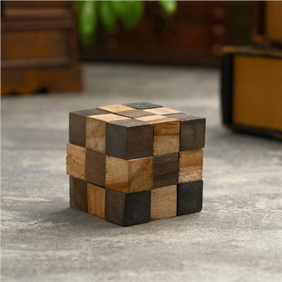Головоломка из дерева "Темный куб" 6,5х6,5х6,5 см