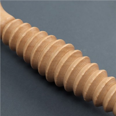 Массажёр «Скалка», универсальный, d 4 × 22 см, с резьбой, деревянный