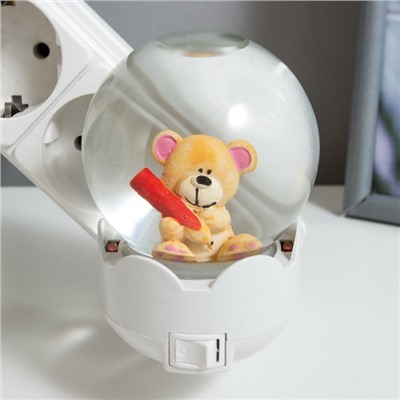 Ночник "Мишка с карандашом" LED белый 7х7х11 см