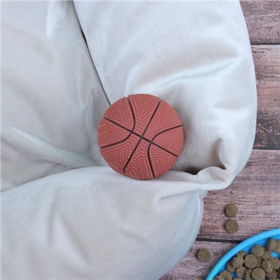 Игрушка пищащая "Мяч Баскетбол", диаметр 7,5 см, тёмно-коричневая