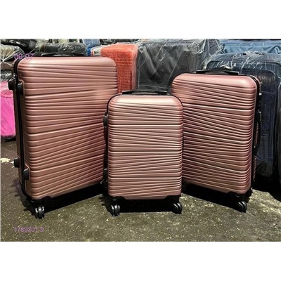 Комплект чемоданов 1789301-9